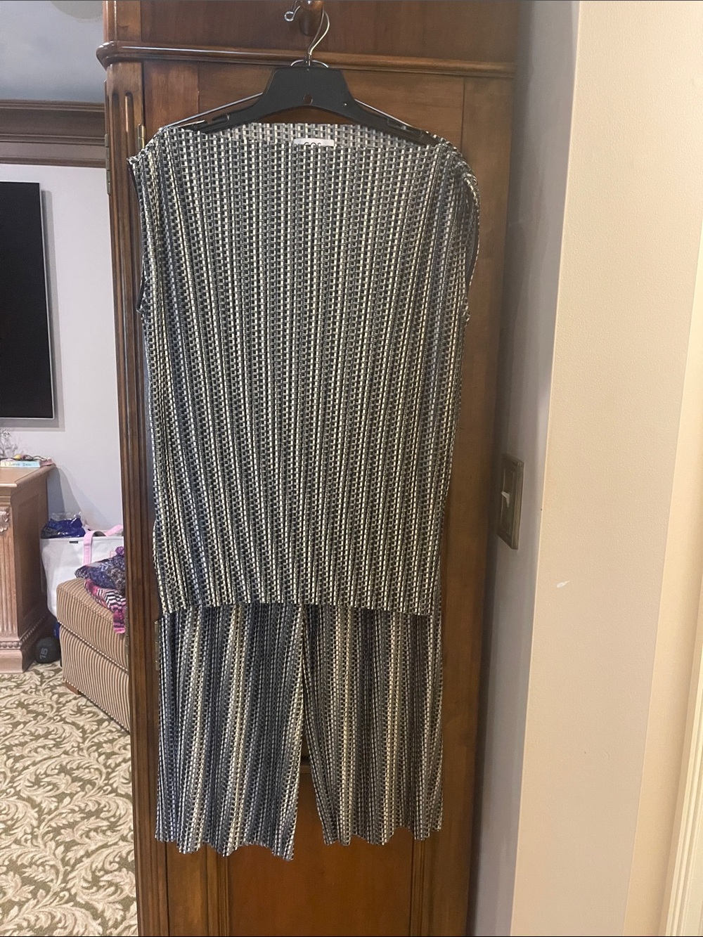 COS Black Cream Plisse 2 Piece Pants Set with Top size small worn once